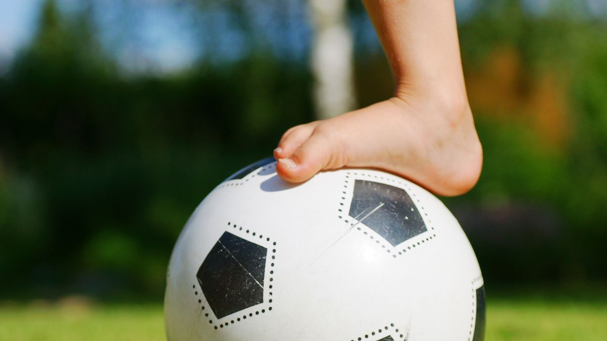 Wo Druckt Der Schuh Viele Kinder Tragen Zu Kleine Schuhe Br24