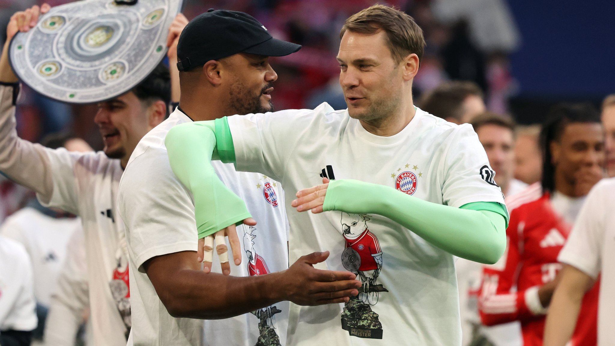Vincent Kompany und Manuel Neuer | Bild: picture alliance / Pressefoto Rudel | Robin Rudel Vincent Kompany und Manuel Neuer