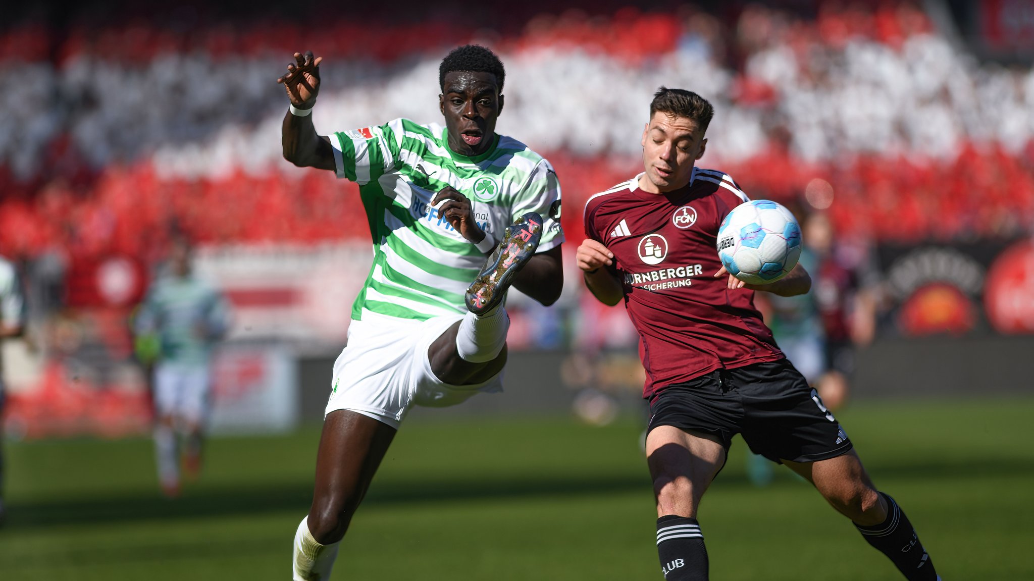 Grün oder Rot: Wer ist die Nummer eins in Franken? (Archivbild) | Bild: picture-alliance/dpa Grün oder Rot: Wer ist die Nummer eins in Franken? (Archivbild)