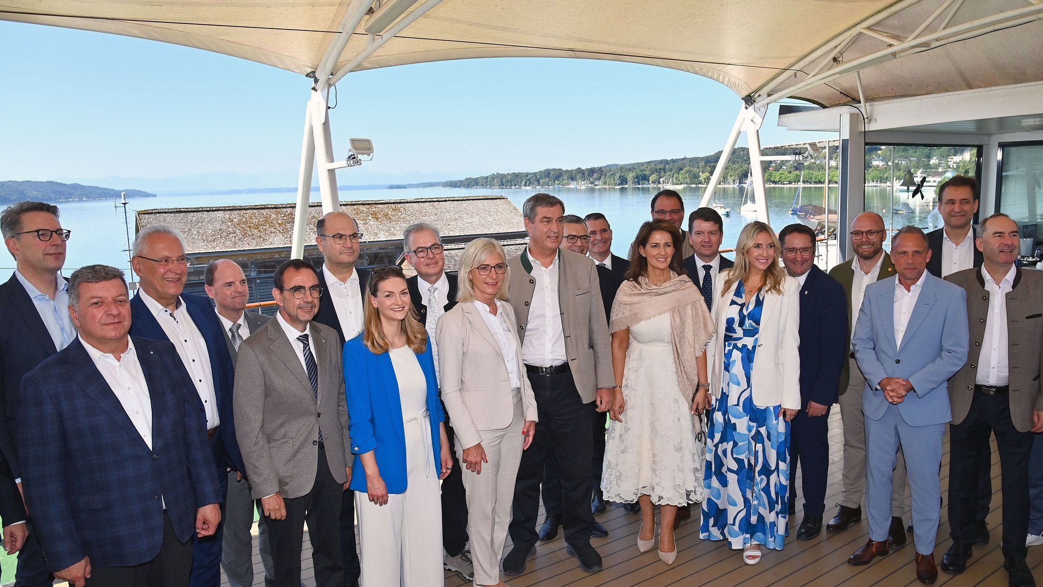 Bayerns Koalitionsspitze CSU/FW im Sommer 2026 auf dem Starnberger See. | Bild: picture alliance / SvenSimon | Frank Hoermann / SVEN SIMON Bayerns Koalitionsspitze CSU/FW im Sommer 2026 auf dem Starnberger See.
