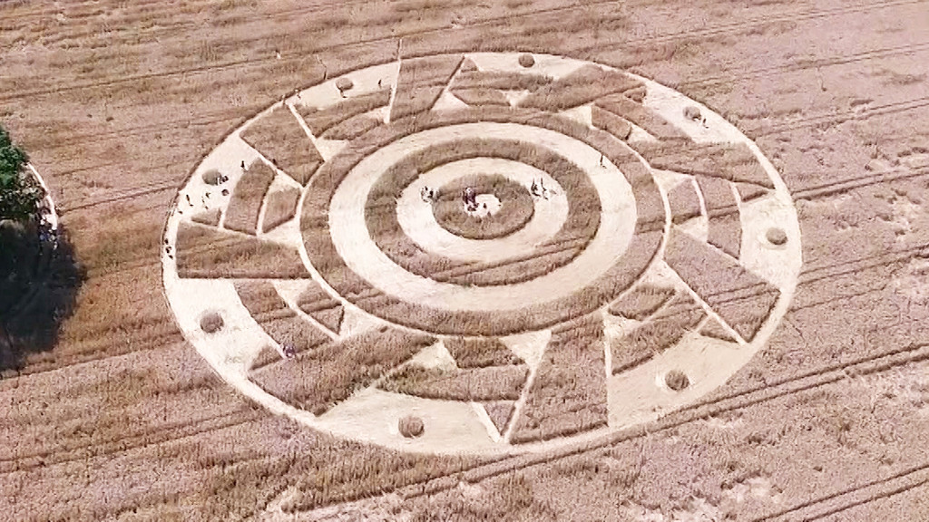 Kornkreise: Naturphänomen, Mythos oder Menschenwerk? | BR24