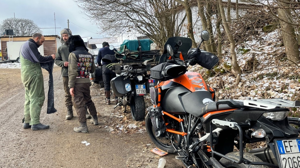 Eine Gruppe hartgesottener Biker aus der Nähe von Florenz | Bild: BR/Konstantin König Eine Gruppe hartgesottener Biker aus der Nähe von Florenz