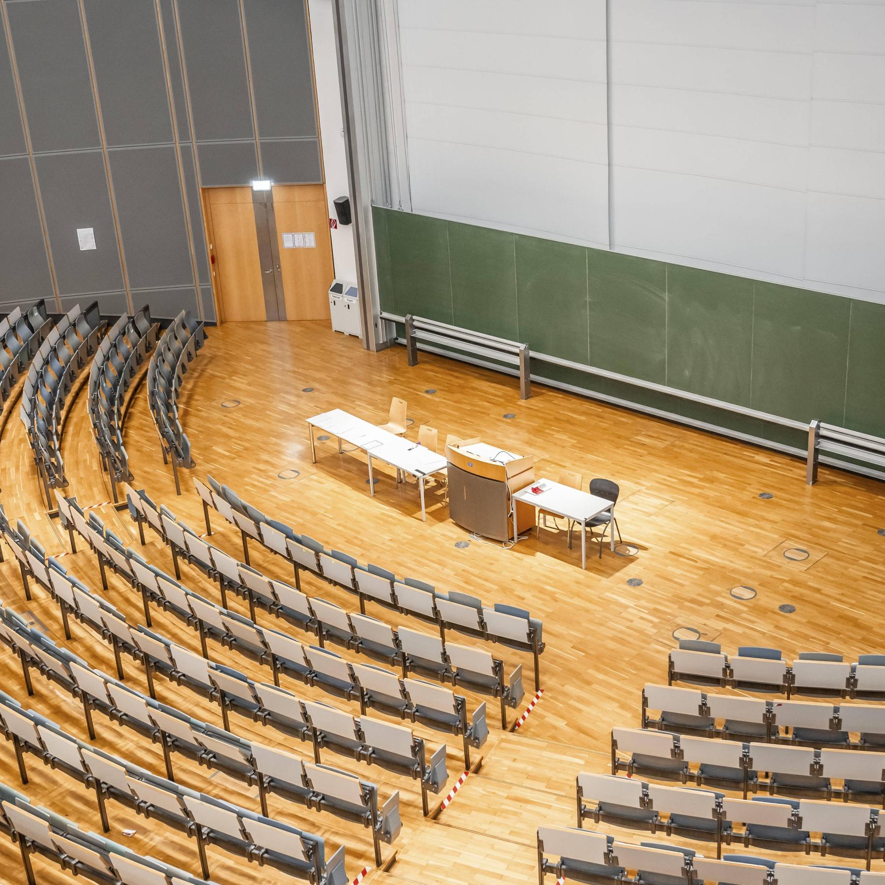 Trumps Kreuzzug gegen den Universitätsbetrieb in den USA episode artwork