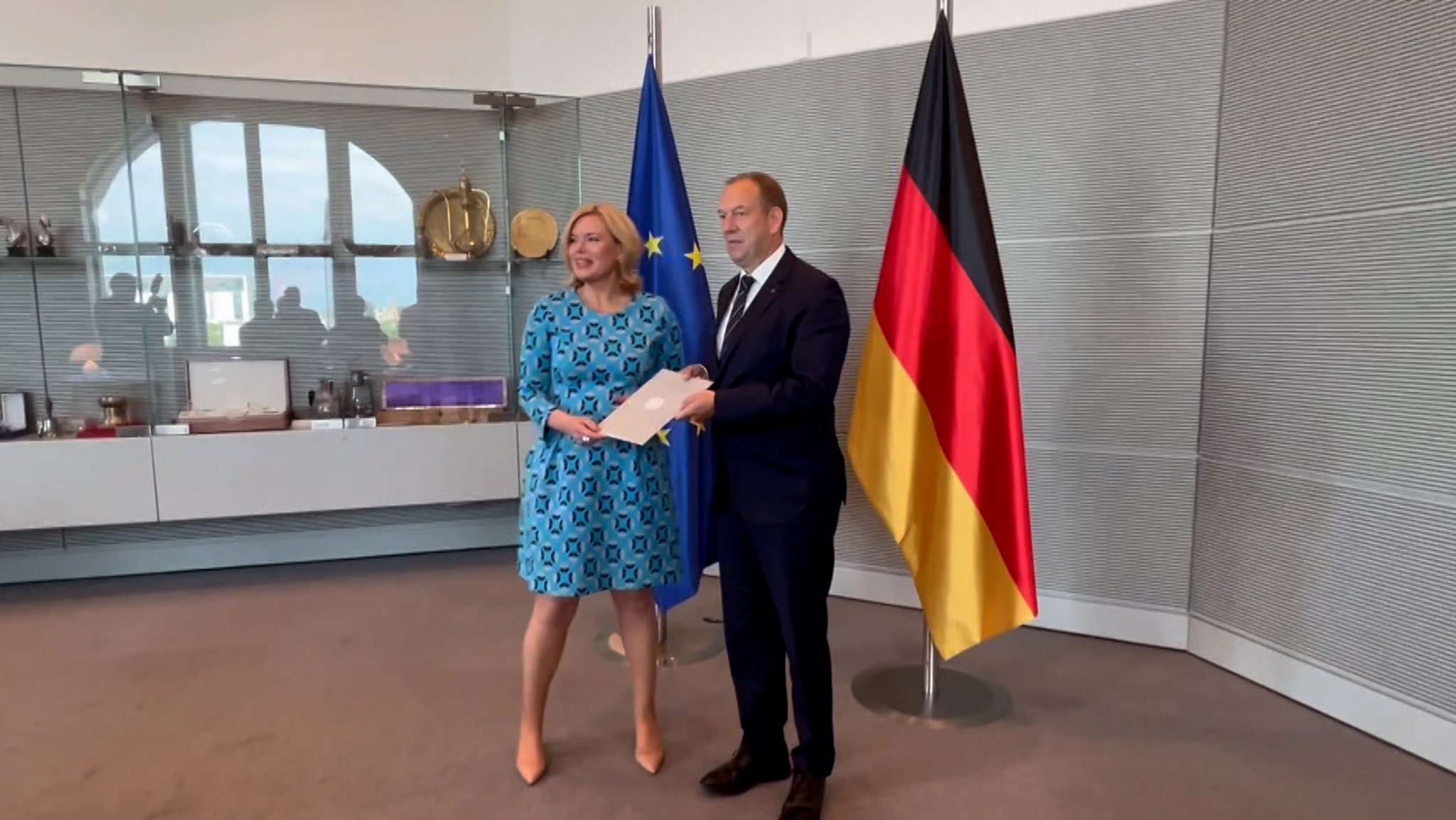 Mehr Menschen sollen sich für den Soldatenberuf entscheiden. Daran mitarbeiten, dass die Bundeswehr attraktiver wird, wird auch er: Henning Otte.
