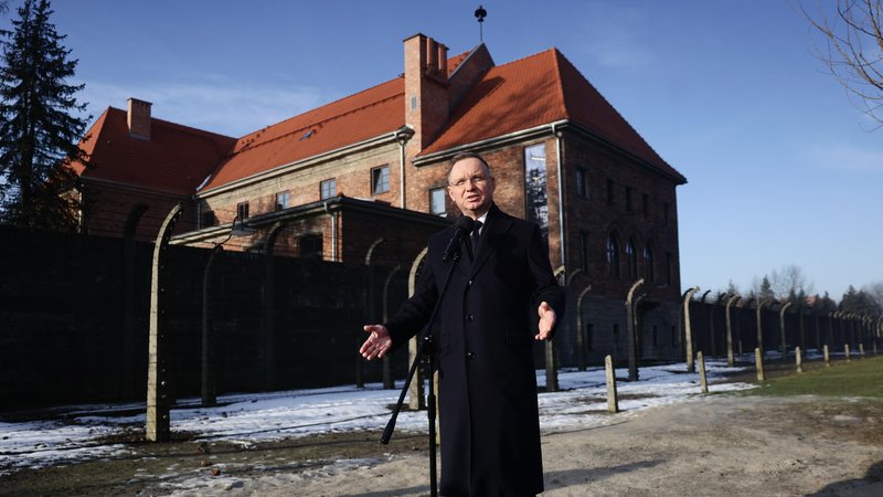 Duda in Auschwitz | Bild: picture alliance / Anadolu | Jakub Porzycki Duda in Auschwitz