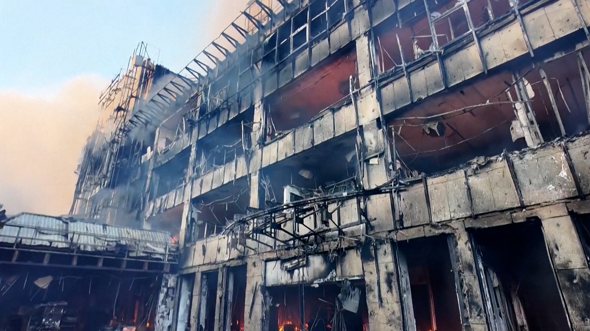 Zerstörtes Gebäude in der Ukraine.