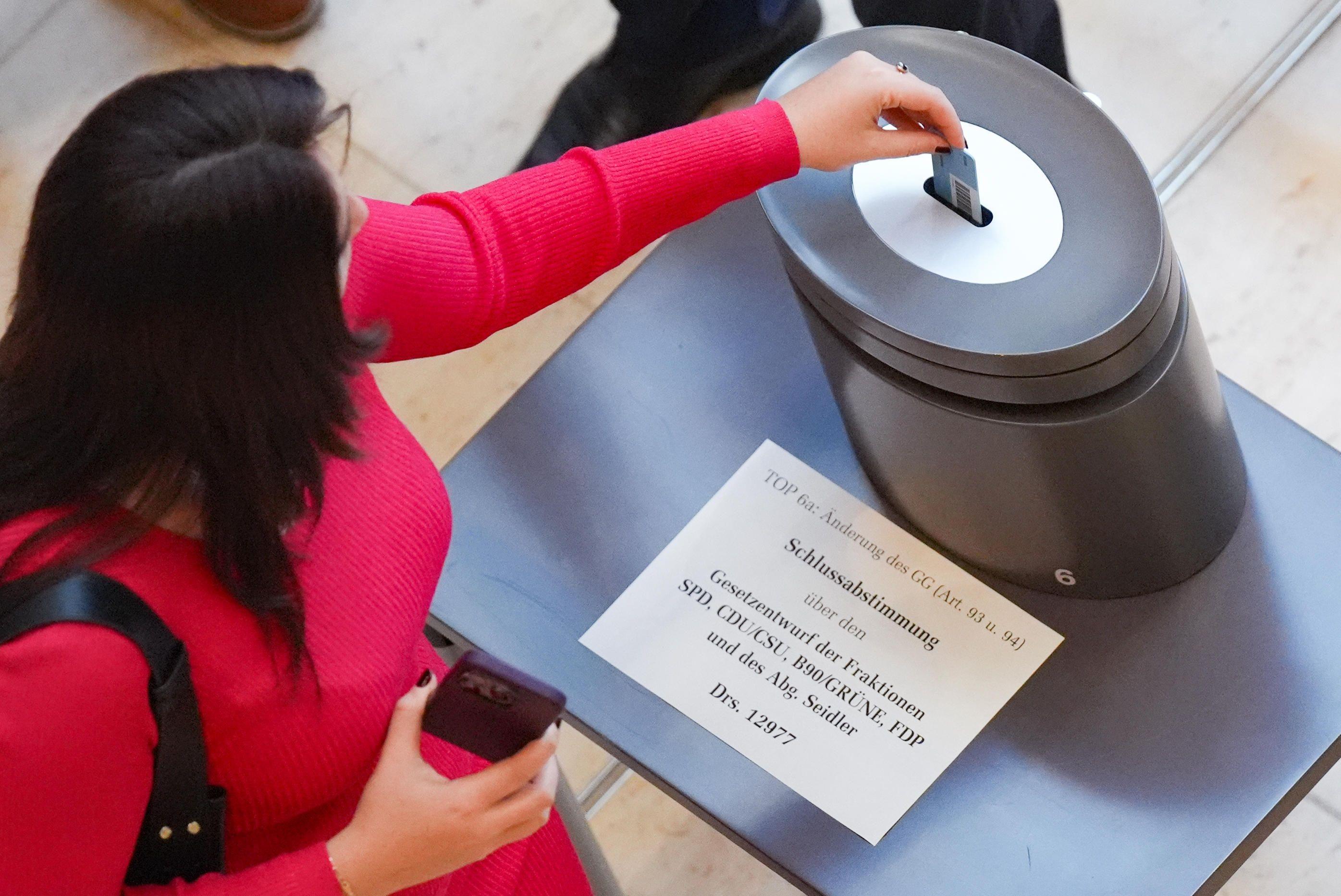 Abstimmung im Bundestag über den Schutz des Bundesverfassungsgerichts