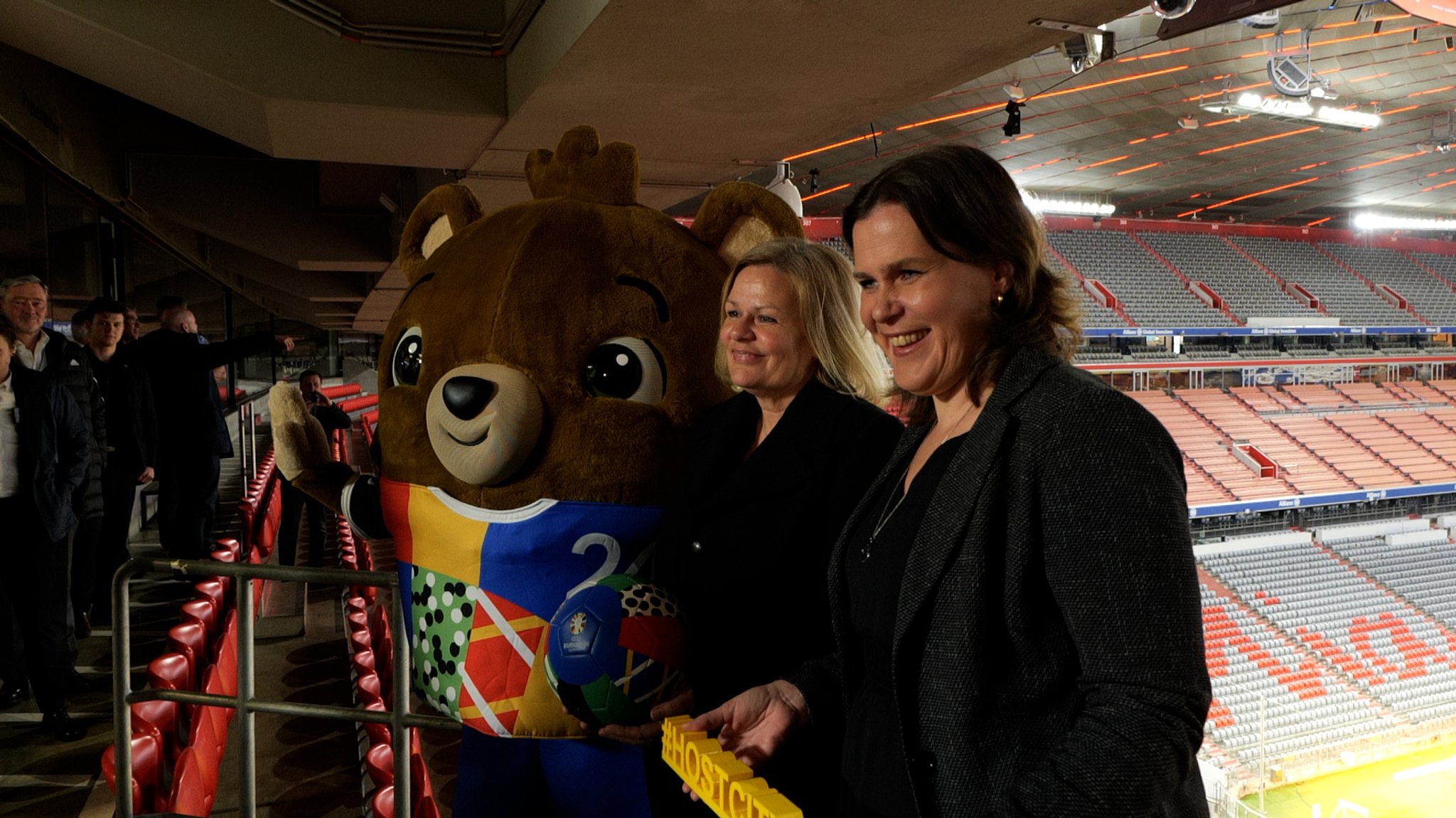 "Sehr gutes Gefühl": Faeser besucht EM-Stadion in München