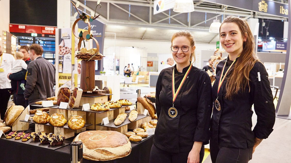 Die Freude ist riesig bei zwei Unterfränkinnen: Johanna Lenhardt und Lea Wagner sind die Deutschen Meisterinnen des Bäckerhandwerks. 
