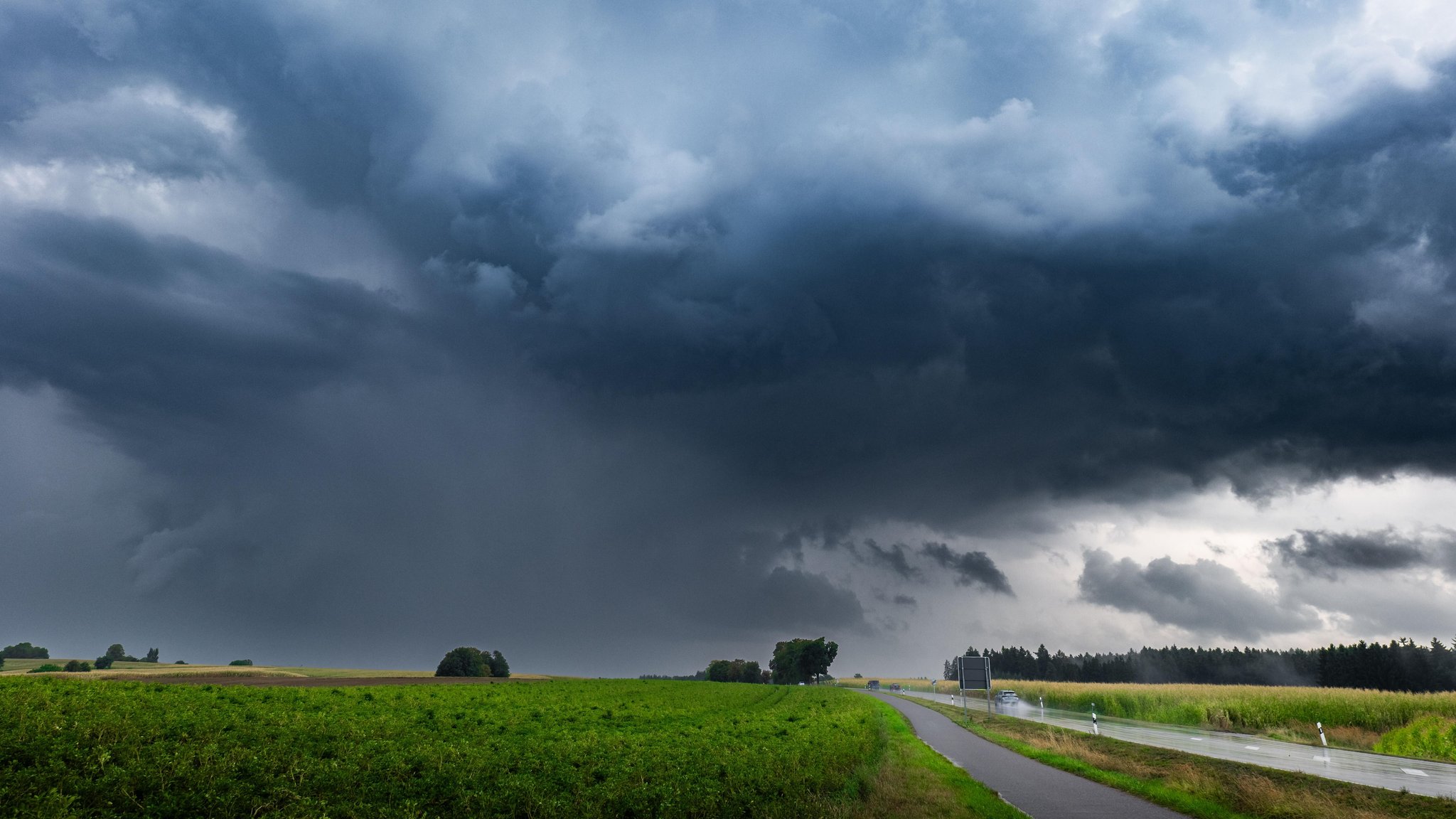 Warnung vor starken Gewittern im Nordwesten und Süden Bayerns