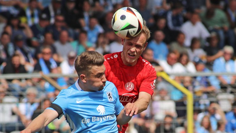 Spielszene TSV 1860 München - RW Essen | Bild: imago images /Eibner Spielszene TSV 1860 München - RW Essen