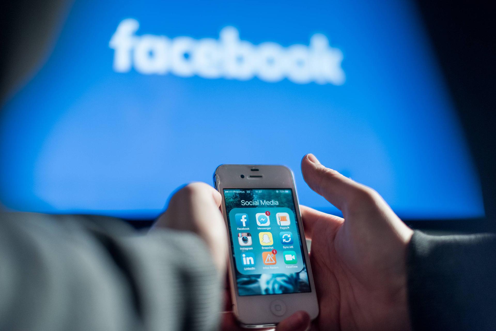Praktisch, aber nicht kostenlos Der FacebookMessenger kann jetzt SMS! BAYERN 3 Praktisch, aber nicht kostenlos Der FacebookMessenger kann jetzt SMS! BAYERN 3