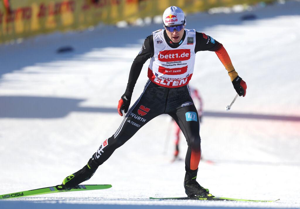 ARCHIV - 13.01.2024, Bayern, Oberstdorf: Ski nordisch/Kombination - Weltcup, Einzel, Normalschanze/10 km, Herren, Langlauf. Vinzenz Geiger aus Deutschland auf der Strecke. (zu dpa: «Kombinierer Vinzenz Geiger gewinnt Weltcup in Otepää») Foto: Karl-Josef Hildenbrand/dpa +++ dpa-Bildfunk +++