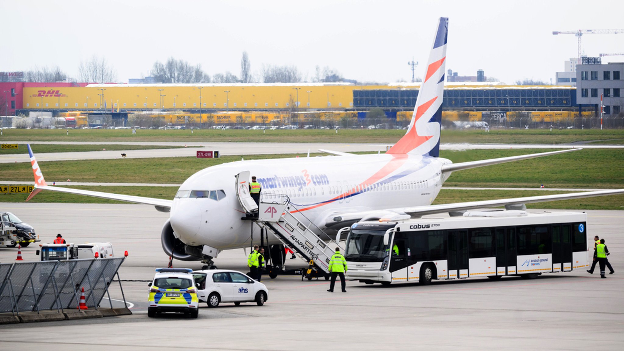 Charterflug mit Afghaninnen und Afghanen in Hannover (Archiv)