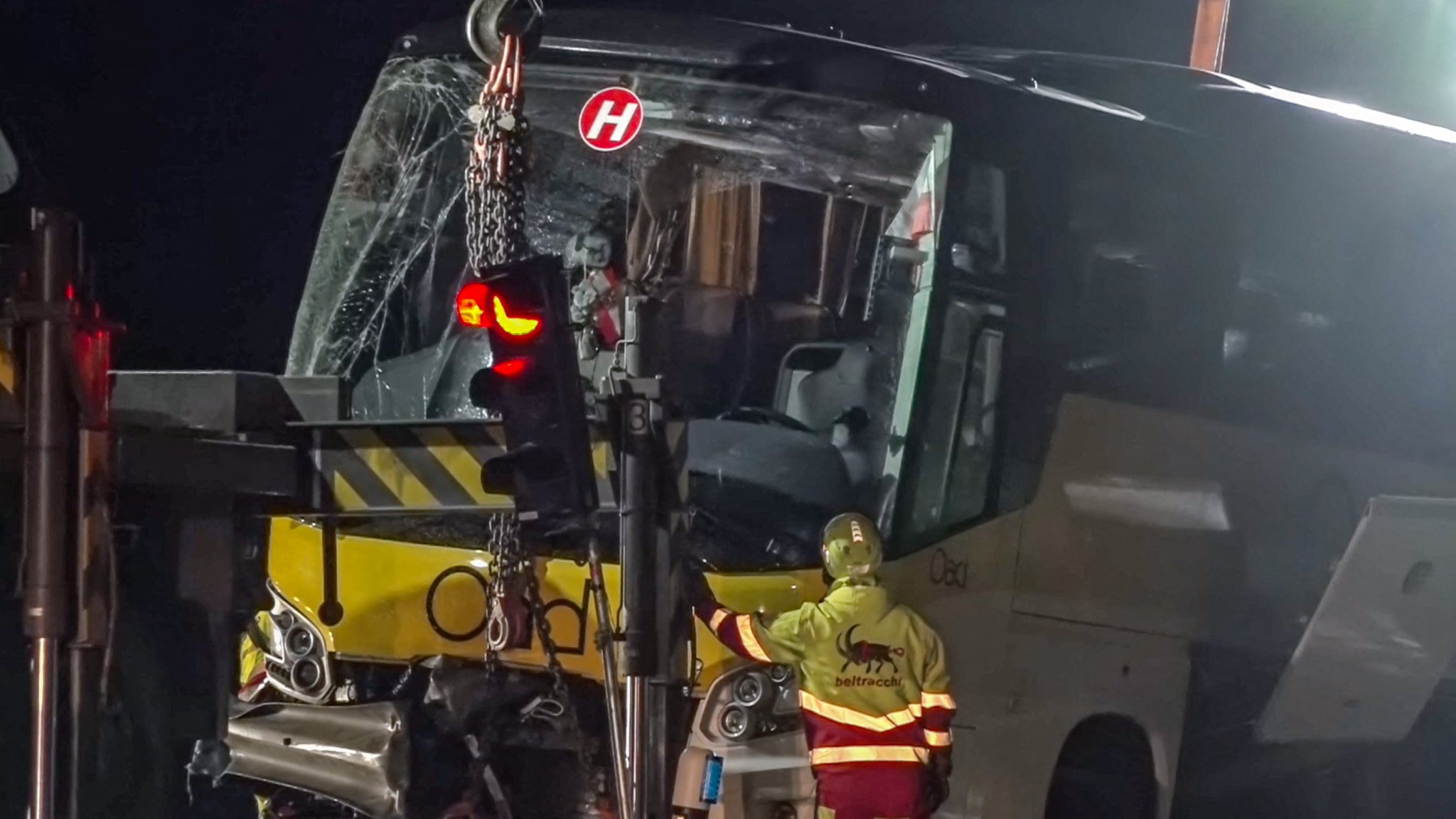 Busunfall in der Schweiz: Fünf Tote und viele Verletzte    