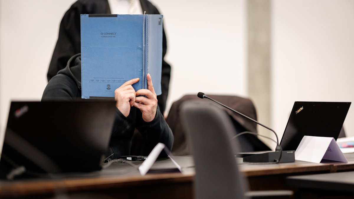 "Blind vor Wut": Mann wegen versuchten Femizids vor Gericht