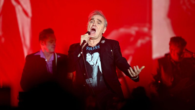 ARCHIV - 30.09.2022, Großbritannien, Doncaster: Der britische Sänger Morrissey gibt ein Konzert im Doncaster Dome. (zu dpa: «Internet-Post: Morrissey will Rechte an The Smiths verkaufen») Foto: Robin Burns/Zuma Press/dpa +++ dpa-Bildfunk +++ | Bild: dpa-Bildfunk/Robin Burns ARCHIV - 30.09.2022, Großbritannien, Doncaster: Der britische Sänger Morrissey gibt ein Konzert im Doncaster Dome. (zu dpa: «Internet-Post: Morrissey will Rechte an The Smiths verkaufen») Foto: Robin Burns/Zuma Press/dpa +++ dpa-Bildfunk +++