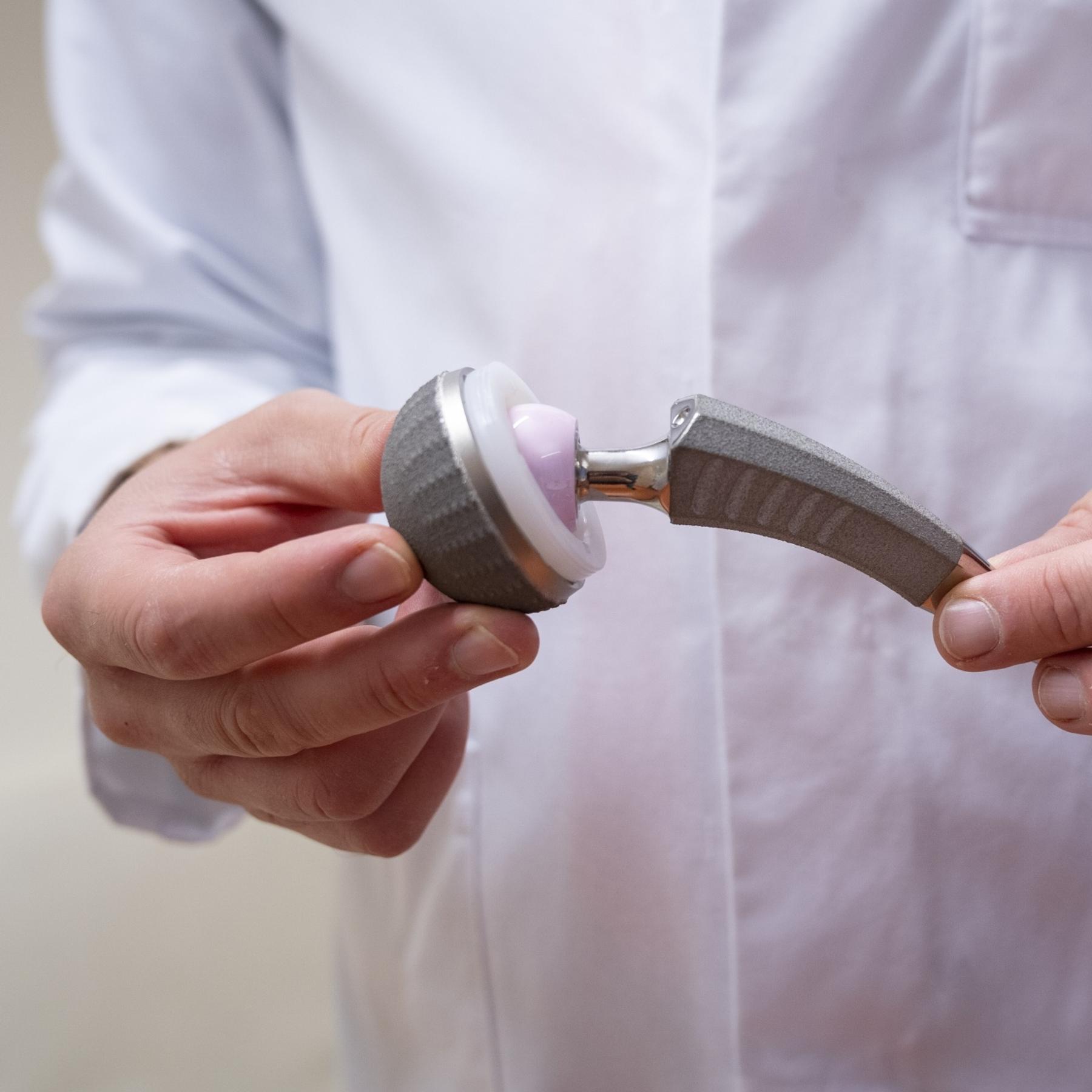 Ersatzteile für den Körper: Wie sicher sind Medizinprodukte?