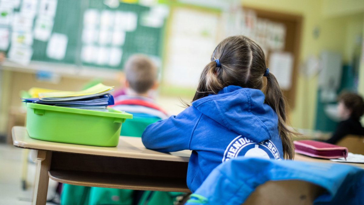 Lehrerverband fordert Distanzunterricht für bayerische Schulen
