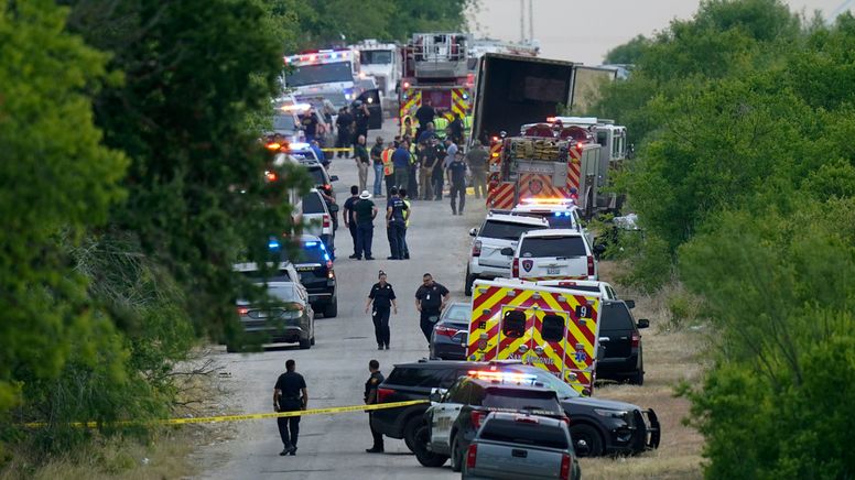 US-Polizei am Tatort in San Antonio | Bild:BR Bild/dpa/Eric Gay