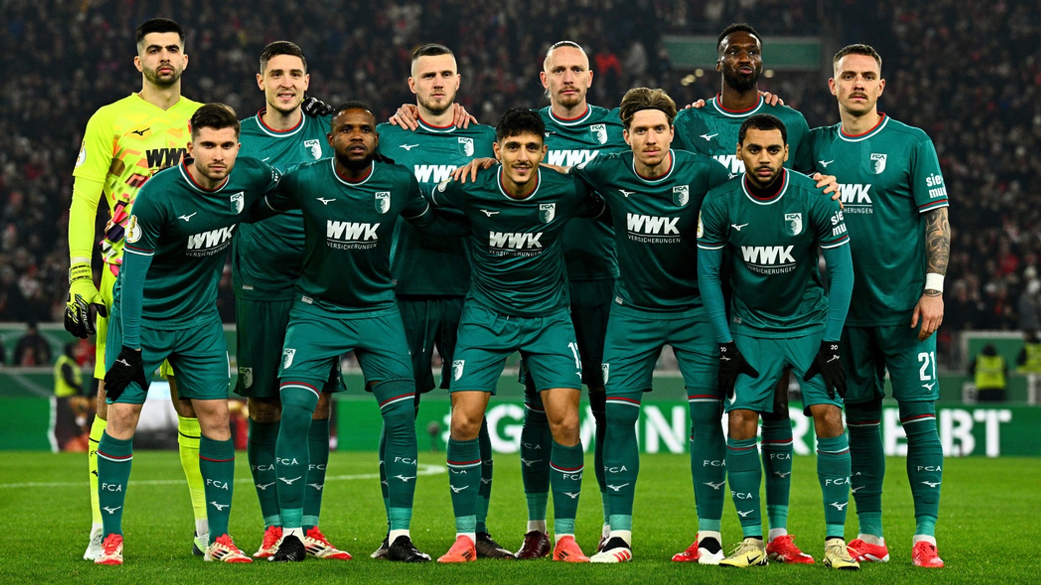 Gruppenbild der Mannschaft des FCA 