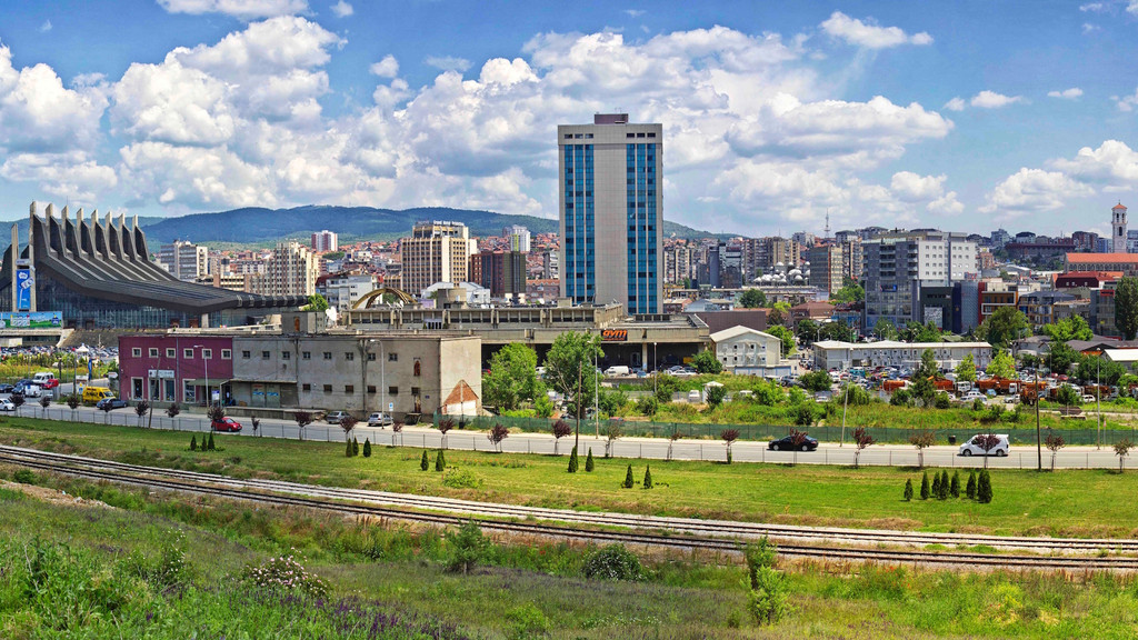Kosovo - Hauptstadt: Prishtina - Einwohner: 1.820.631 (2013) - Amtssprachen: Albanisch, Serbisch Währung: Euro (EUR) unilateral bestimmt