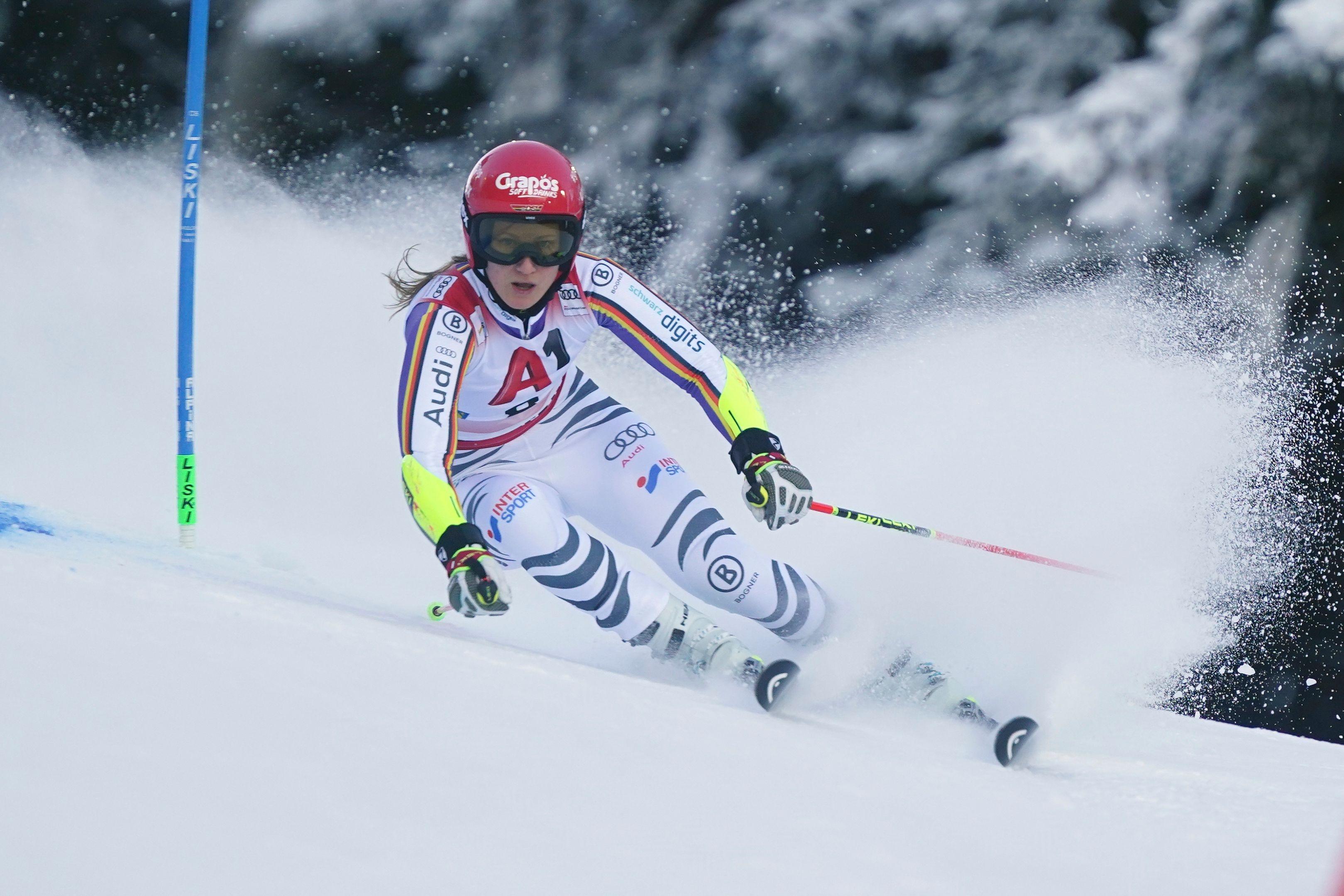 27.12.2025, Österreich, Semmering: Ski alpin: Weltcup, Riesenslalom, Frauen, 1. Durchgang: Die deutsche Lena Dürr in Aktion. Foto: Pier Marco Tacca/AP/dpa +++ dpa-Bildfunk +++
