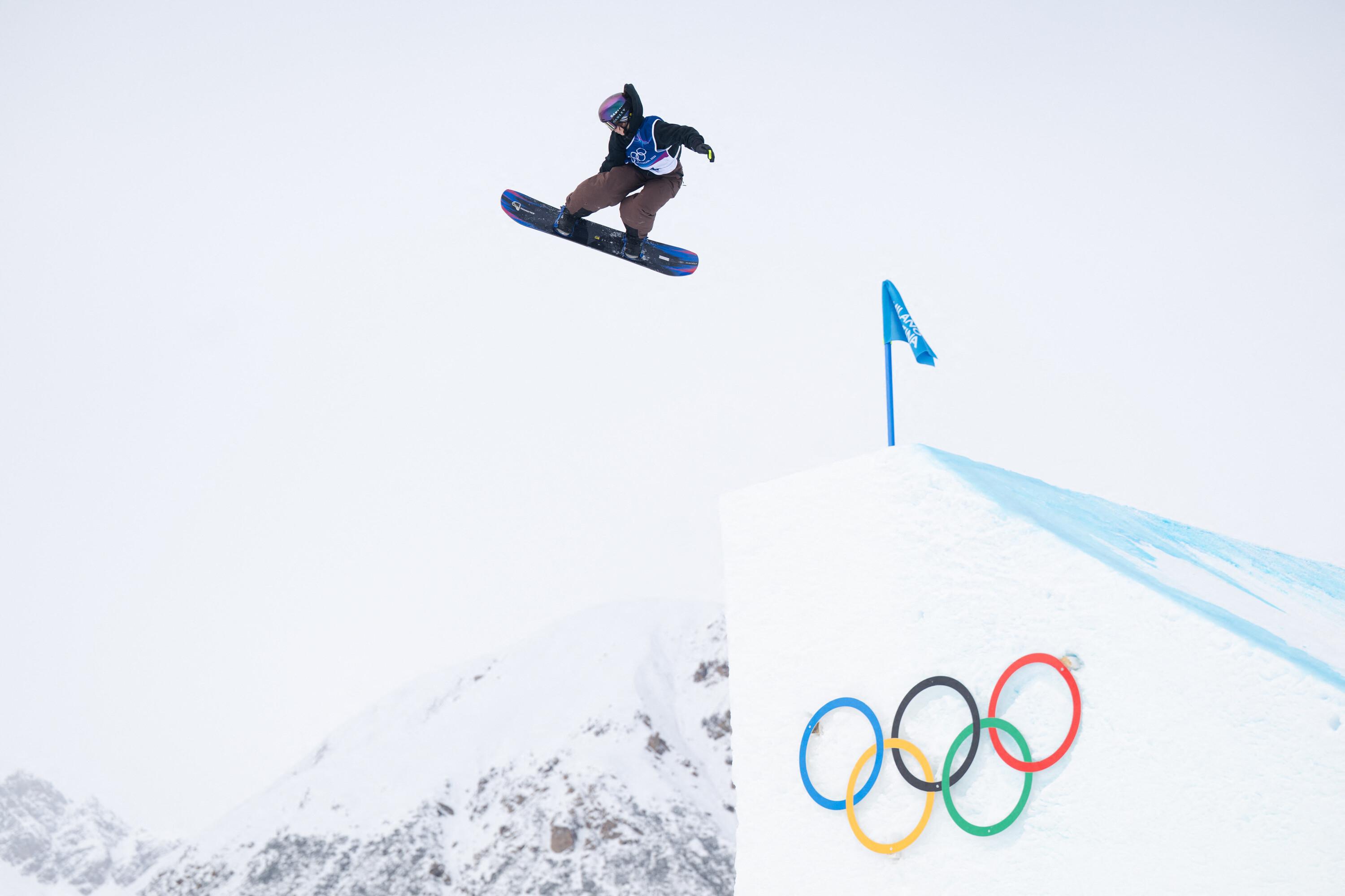 Annika Morgan beim Snowboard Slopestyle
