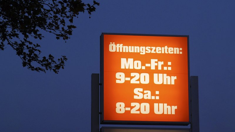 Symbolbild: Ladenöffnungszeiten | Bild: picture alliance / JOKER | Hartwig Lohmeyer Symbolbild: Ladenöffnungszeiten