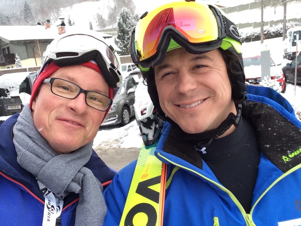 Von links: die BR-Reporter Bernd Schmelzer und Rainer Schönfelder.