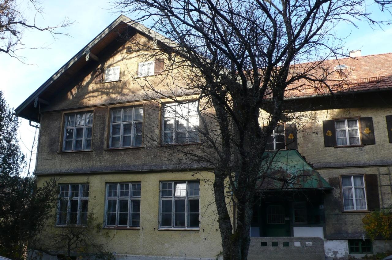 Immenstadt Denkmalgeschutztem Schulhaus Droht Abriss Br24