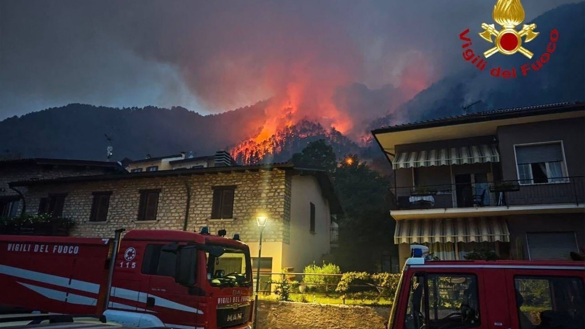 Waldbrand am Gardasee – Ferienwohnungen evakuiert