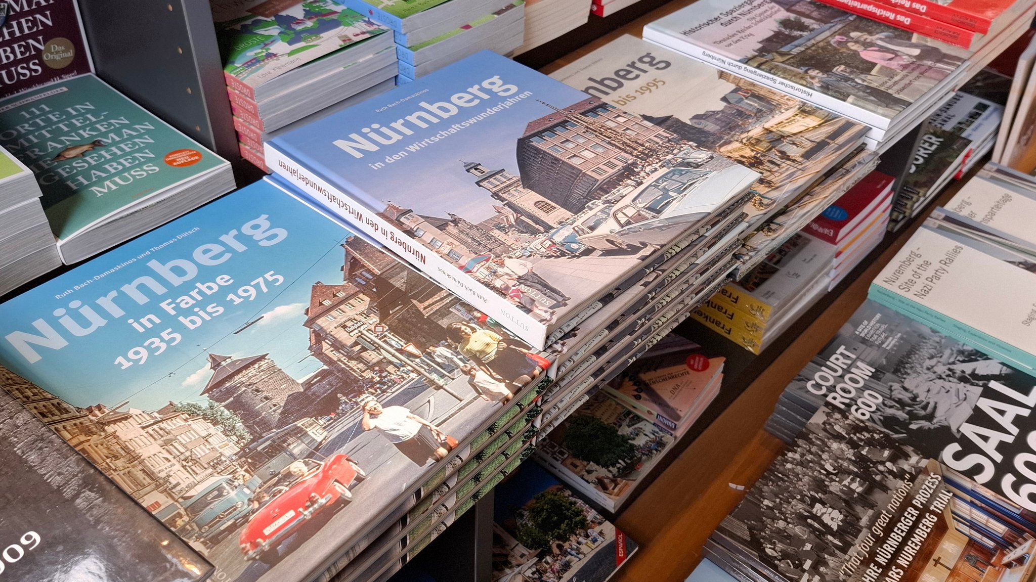 Bücher über Nürnbergs Geschichte.