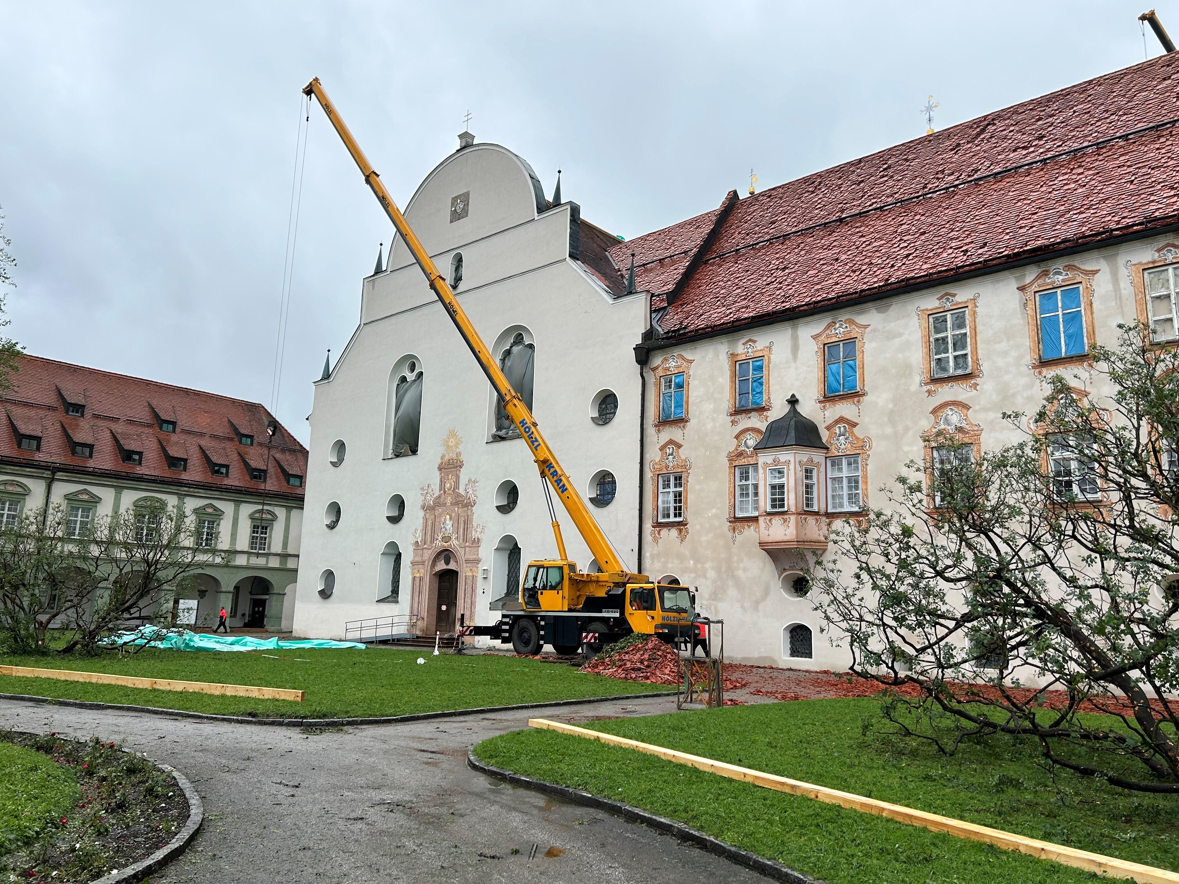 Millionenschaden Nach Unwettern - Aufräumarbeiten Laufen | BR24