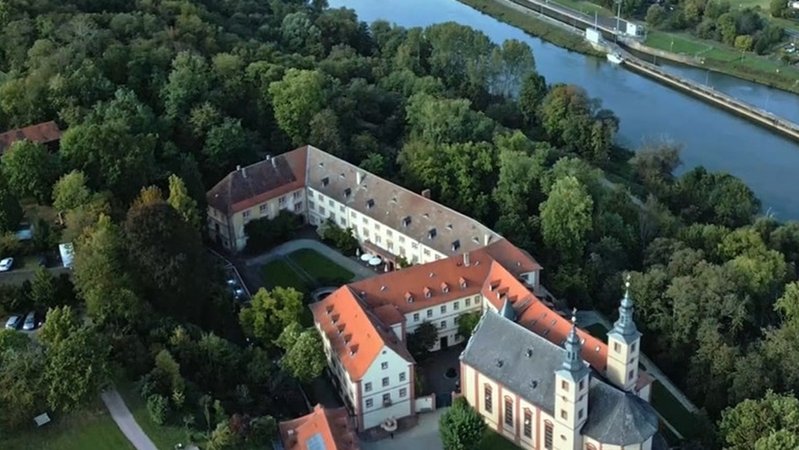 Luftaufnahme des Kloster Triefensteins