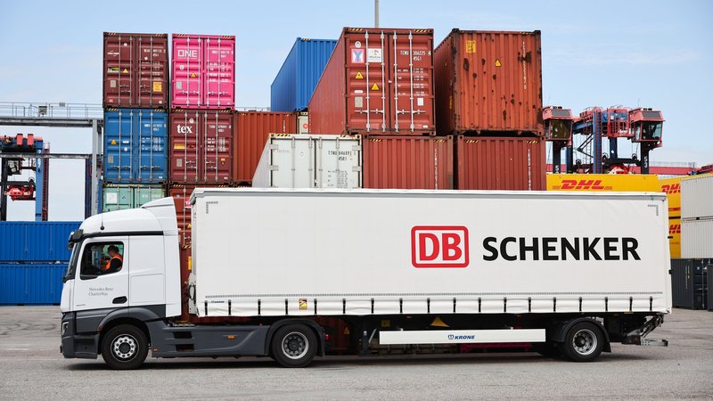 DB Schenker im Hamburger Hafen | Bild: dpa-Bildfunk/Christian Charisius DB Schenker im Hamburger Hafen