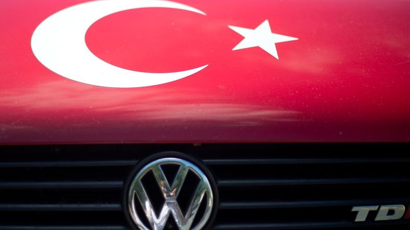 Hochzeitskorso Mit Polizeigeleit Im Hasenbergl In Munchen Br24