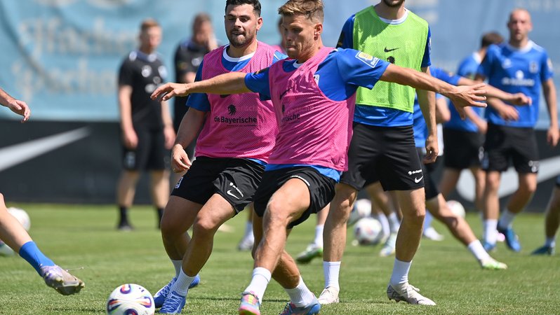 Kevin Volland und Florian Niederlechner zurück beim TSV 1860 München | Bild: picture-alliance / dpa Kevin Volland und Florian Niederlechner zurück beim TSV 1860 München