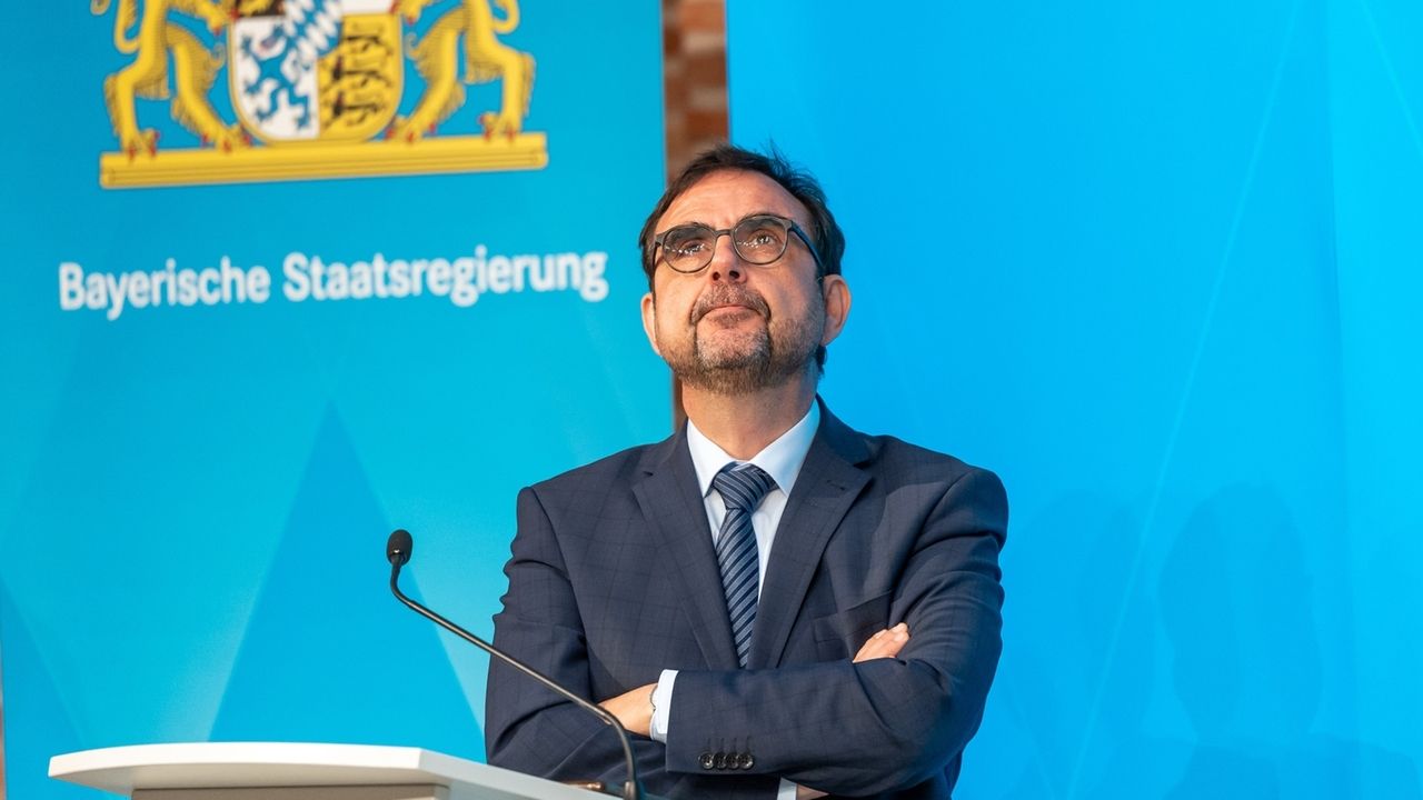 Holetschek: Maskenpflicht und Abstandsgebote bleiben erstmal - Vimarsana News