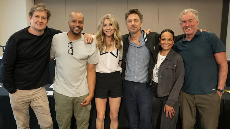 Zach Braff, Donald Faison und Co kündigen Scrubs-Reunion an | Bild: Instagram/@Scrubs Zach Braff, Donald Faison und Co kündigen Scrubs-Reunion an