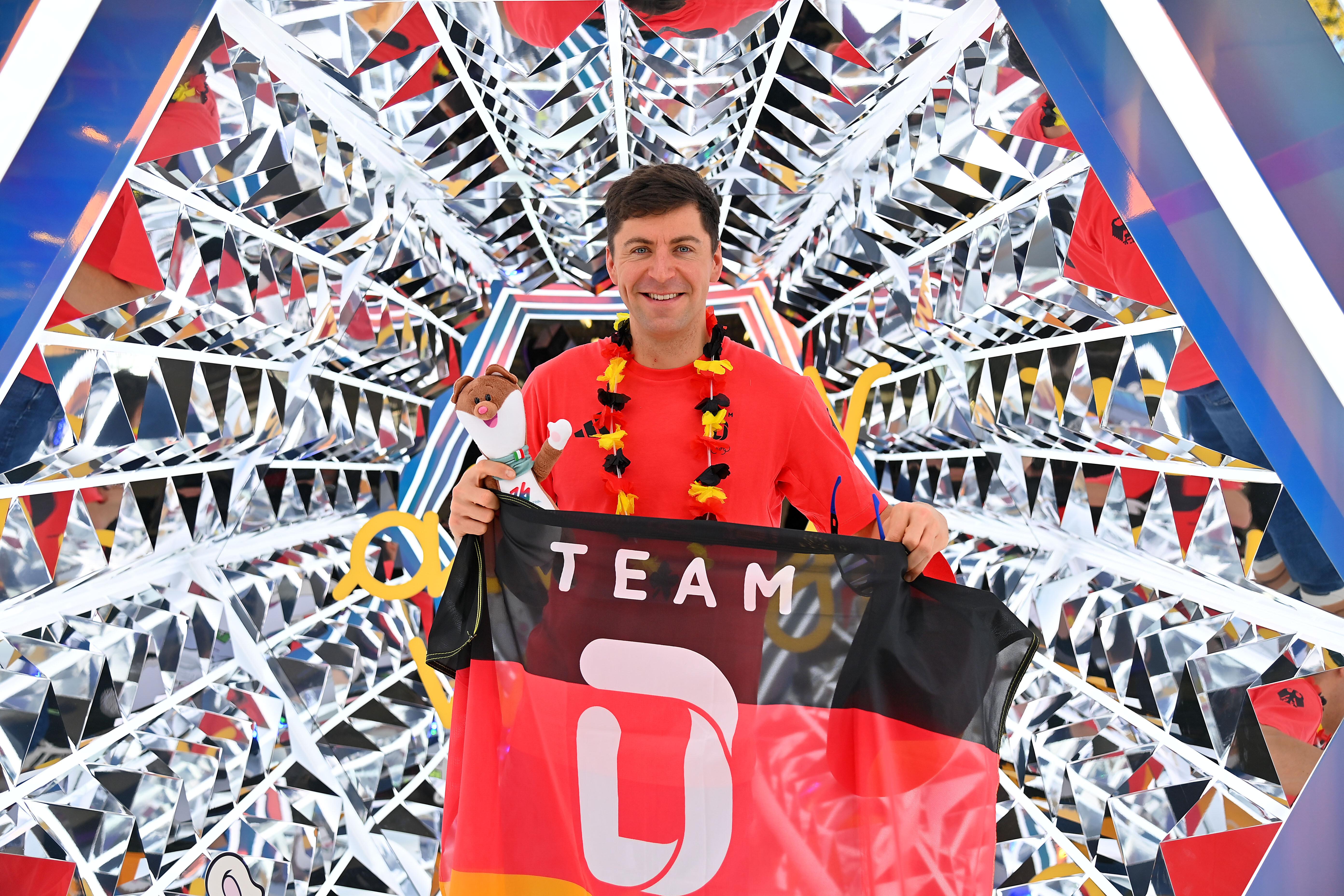 Biathlet Philipp Nawrath bei der Olympia-Einkleidung in München.