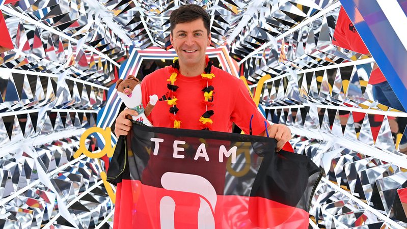 Biathlet Philipp Nawrath bei der Olympia-Einkleidung in München. | Bild: picture-alliance / dpa Biathlet Philipp Nawrath bei der Olympia-Einkleidung in München.