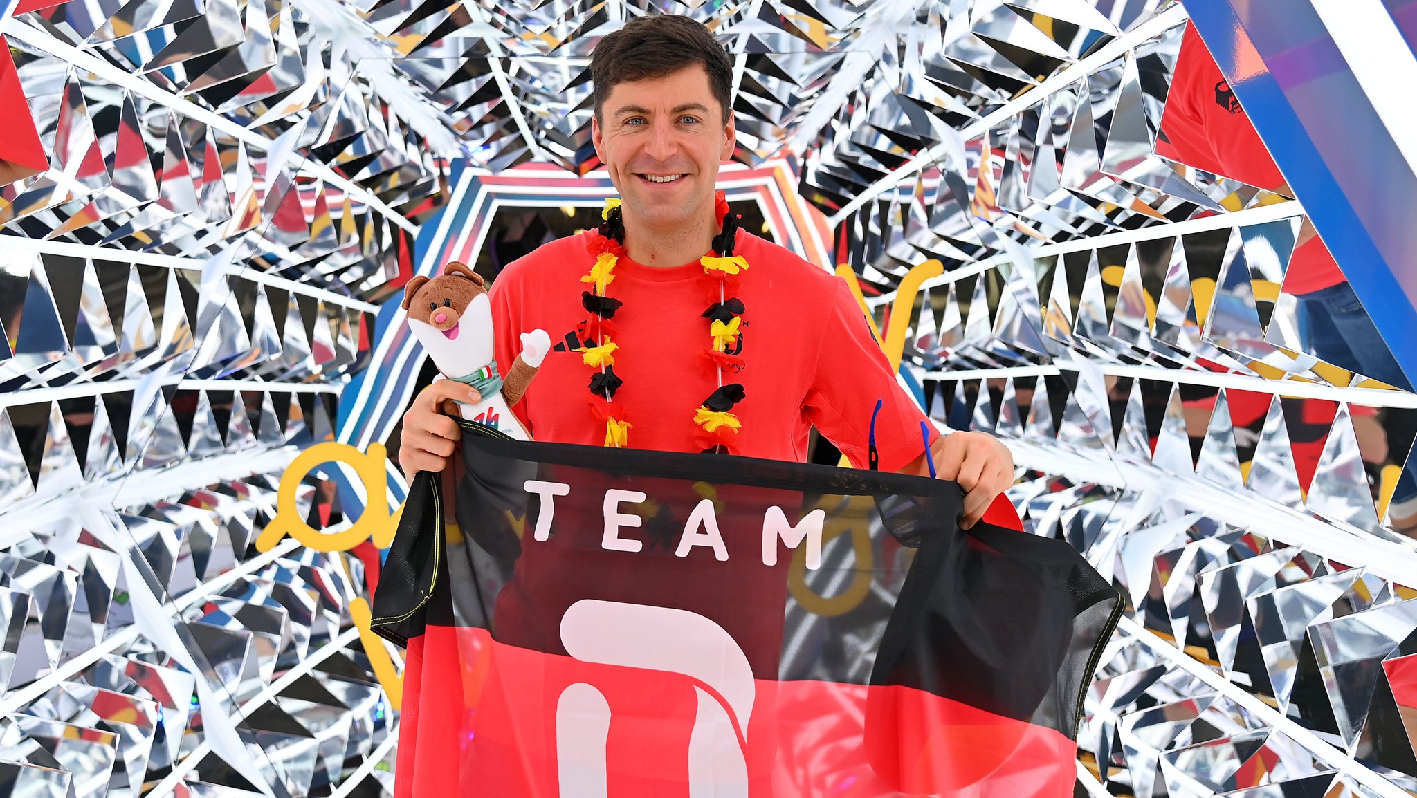 Biathlet Philipp Nawrath bei der Olympia-Einkleidung in München. | Bild: picture-alliance / dpa Biathlet Philipp Nawrath bei der Olympia-Einkleidung in München.