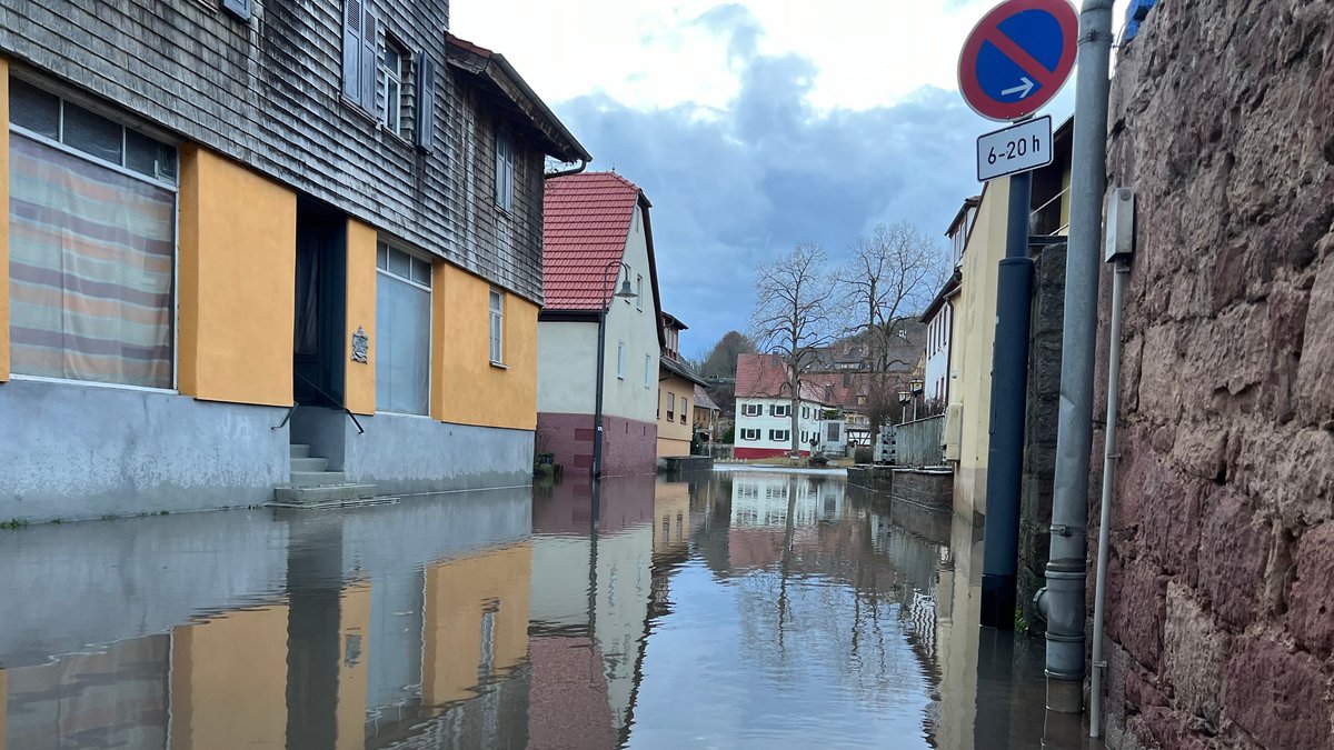 Mit Sandsäcken gegen die Flut: Kampf gegen Hochwasser in Franken