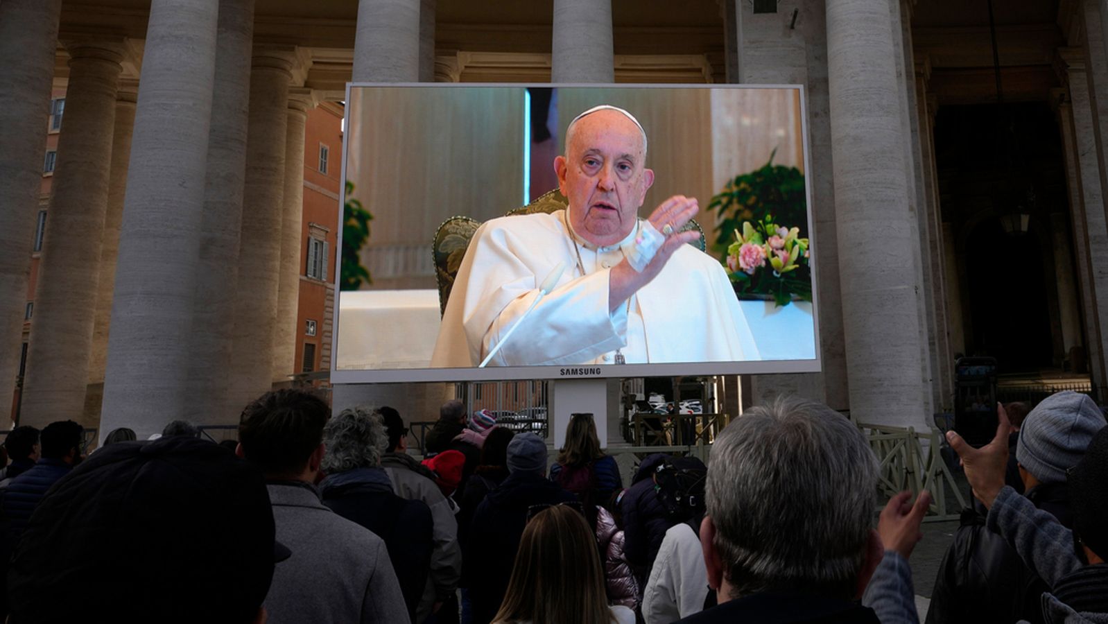 “Longontsteking”: zorgen over paus Franciscus