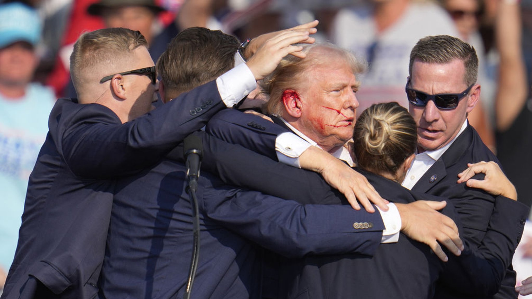 Trump bei Wahlkampfrede angeschossen - Schütze getötet