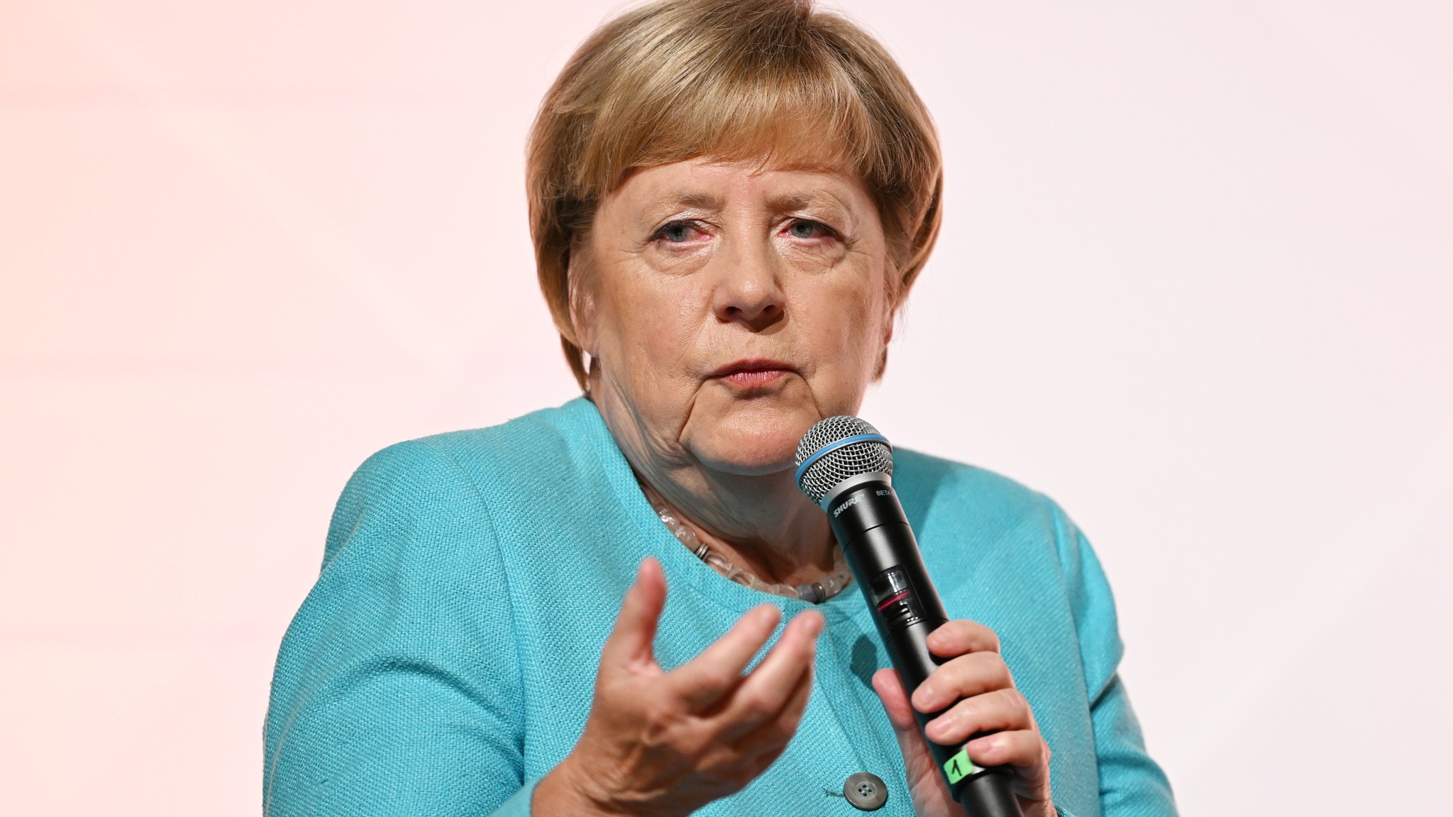 Merkel über ihre Flüchtlingspolitik: "Ich ducke mich nicht weg"