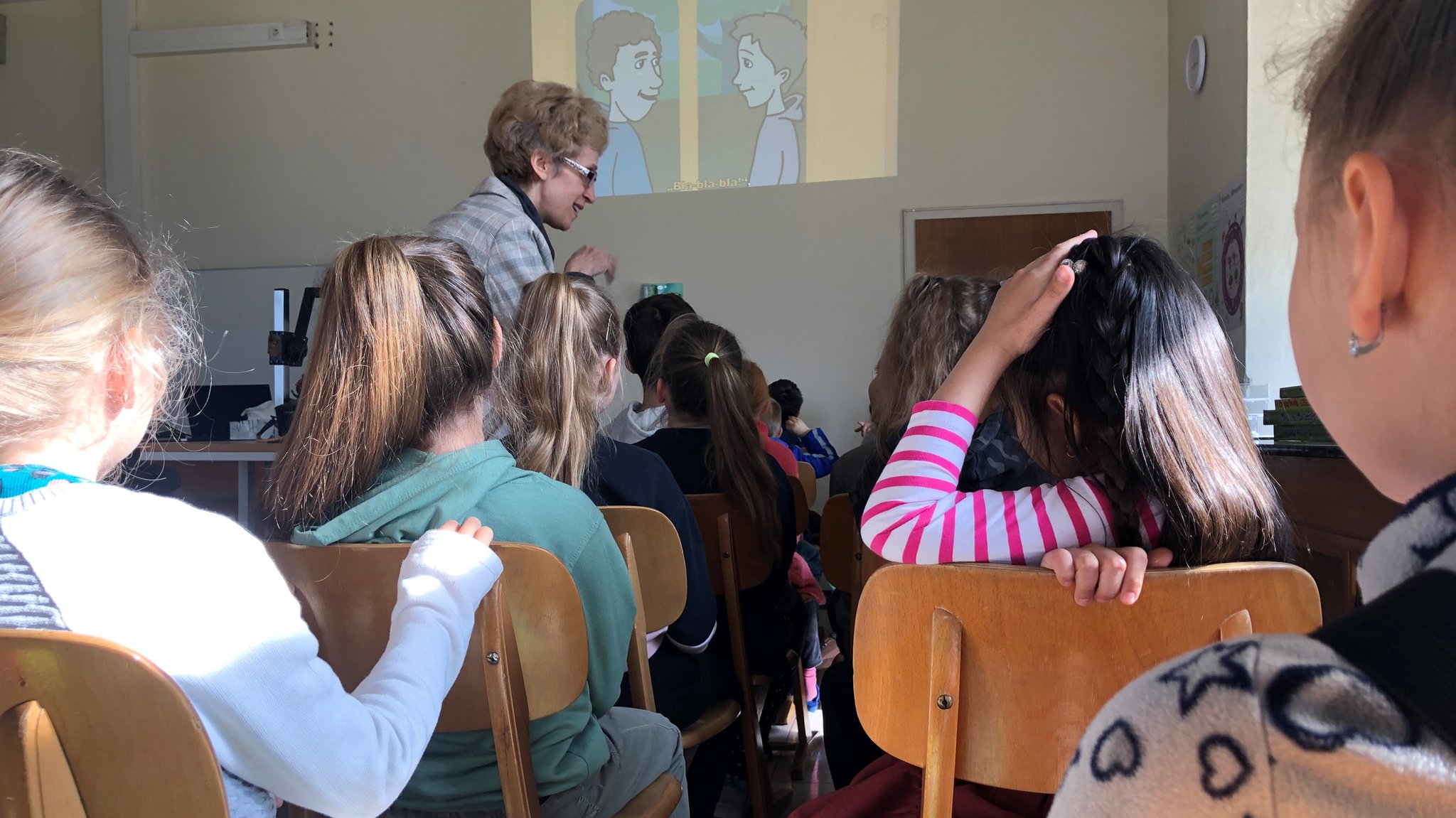 Wegen Lehrermangels werden auch pensionierte Lehrerinnen und Lehrer zurück in die Klassenzimmer geholt