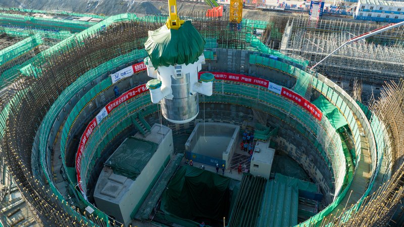 Baustelle des weltweit ersten kommerziellen Small Modular Reactors Linglong One in der südchinesischenn Provinz Hainan | Bild: picture alliance / Xinhua News Agency | Liu Yiwei Baustelle des weltweit ersten kommerziellen Small Modular Reactors Linglong One in der südchinesischenn Provinz Hainan