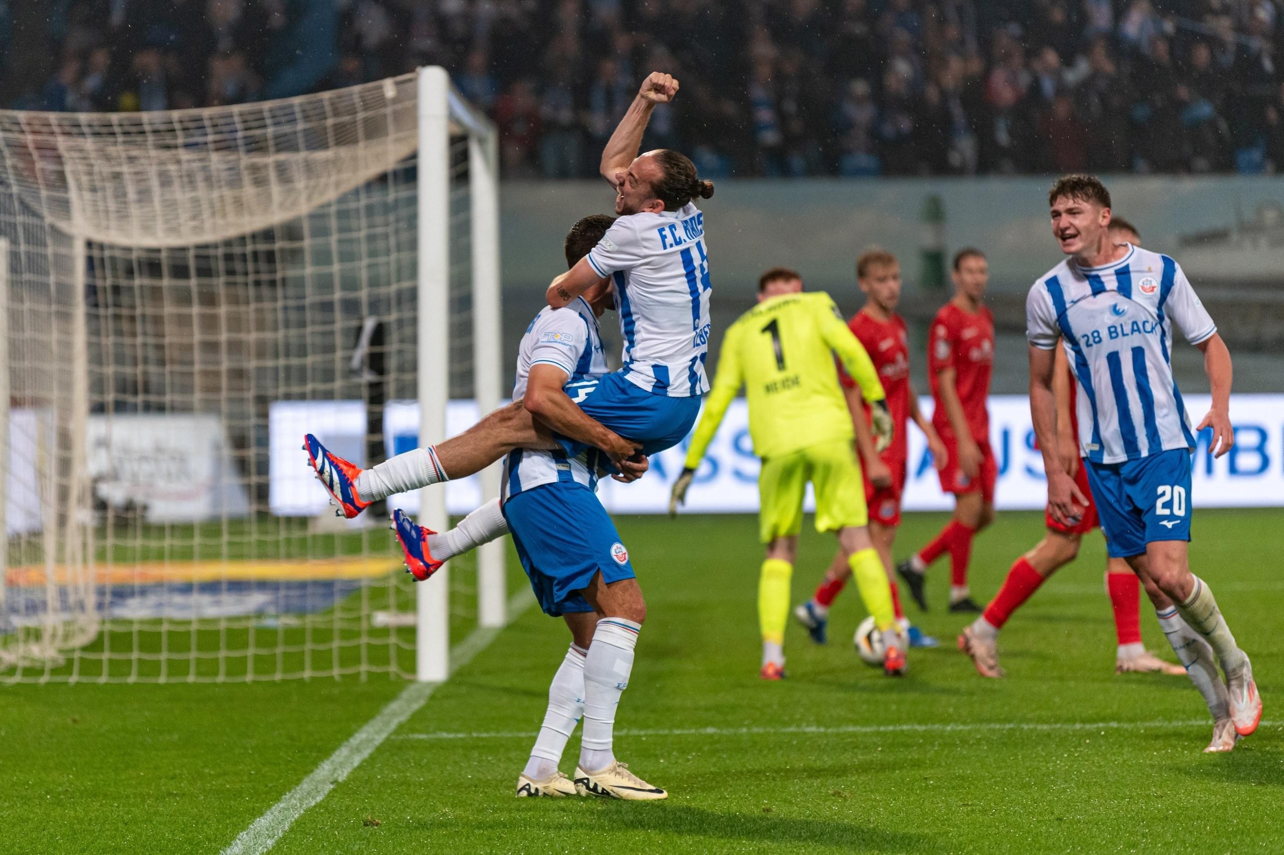 Spielszene FC Hansa Rostock - SpVgg Unterhaching